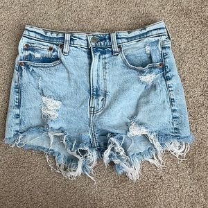 Abercrombie High Rise Mom short